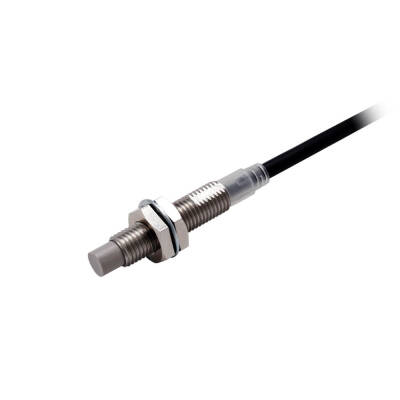 E2E-X4MC1L8 5M - Proximity Sensor - 1