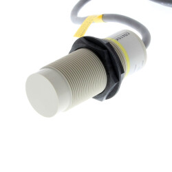 E2K-X15MY1 5M - Proximity Sensor - 1