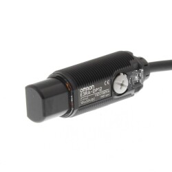 E3RA-DP11 2M - Photoelectric Sensor - 1