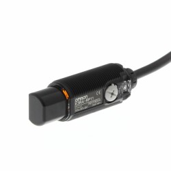 E3RA-RN11 2M - Photoelectric Sensor - 1